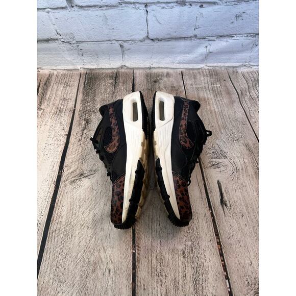 NIKE Women’s Air Max SC Sneakers / Size: 6 - Picture 5 of 9